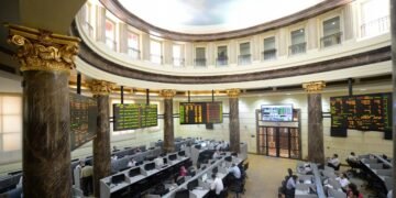 المصريون يهيمنون على تعاملات الأسهم الأسبوعية والبورصة تسجل صافي بيع للأجانب