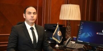 الدكتور إسلام عزام رئيس البورصة المصرية