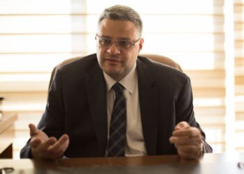 النائب العام يأمر بالتحفظ على أموال محمود لاشين وآخرين في قضية بريميم هيلثكير