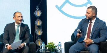 البورصة المصرية تشارك في حوار موسع حول خطط تطوير السوق وتفعيل الآليات الجديدة