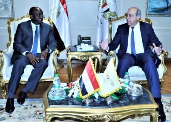 “الطيران” تبحث مع مؤسسة التمويل الدولية الدراسات الاقتصادية الخاصة بطرح مطار الغردقة الدولي للقطاع الخاص