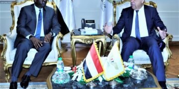 “الطيران” تبحث مع مؤسسة التمويل الدولية الدراسات الاقتصادية الخاصة بطرح مطار الغردقة الدولي للقطاع الخاص